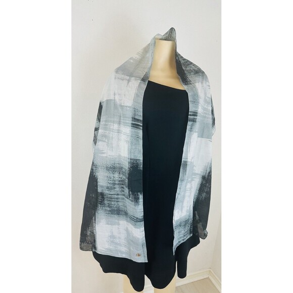 CALVIN KLEIN 100 % POLYESTER SCARF SHAWL 72"X 15" BLACK GRAY WHITE - Picture 3 of 12